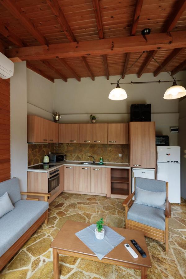 Wooden House Villa Mesimerion ภายนอก รูปภาพ